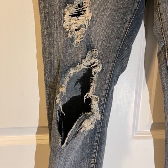 Mossimo Supply Co Distressed Ripped Skinny Jeans Size 5 - Picture 2 of 7